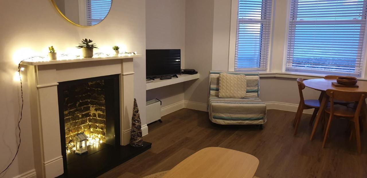 Seaview Apartment Уърдинг Екстериор снимка